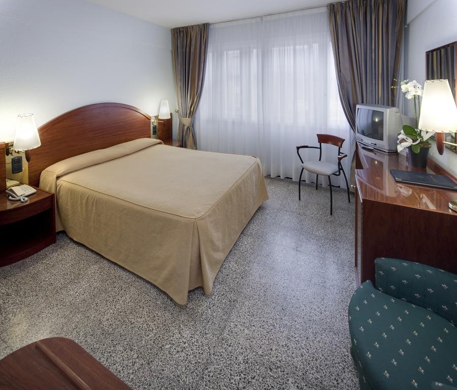 Hotel Gaudi Reus Phòng bức ảnh