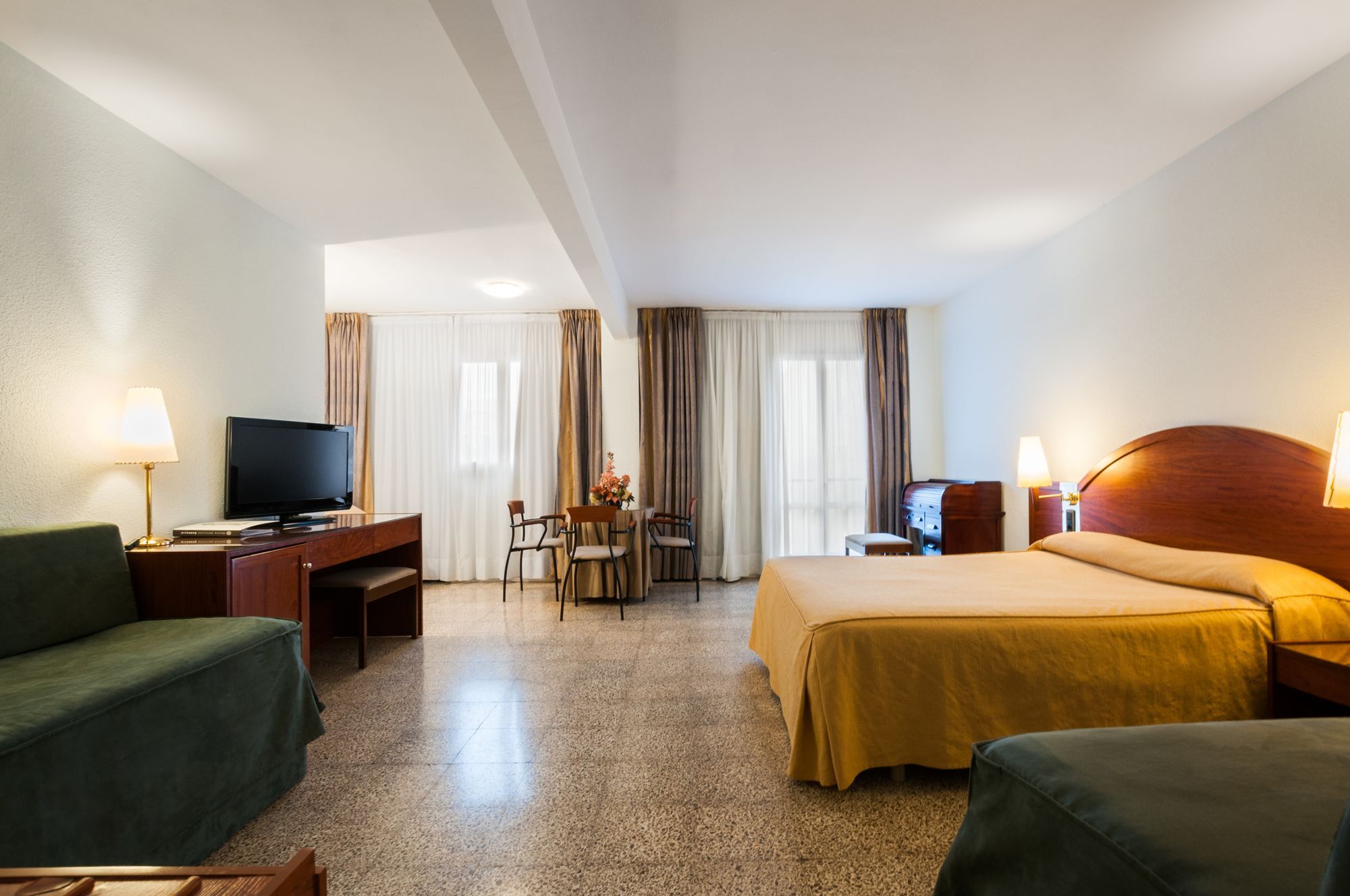 Hotel Gaudi Reus Ngoại thất bức ảnh