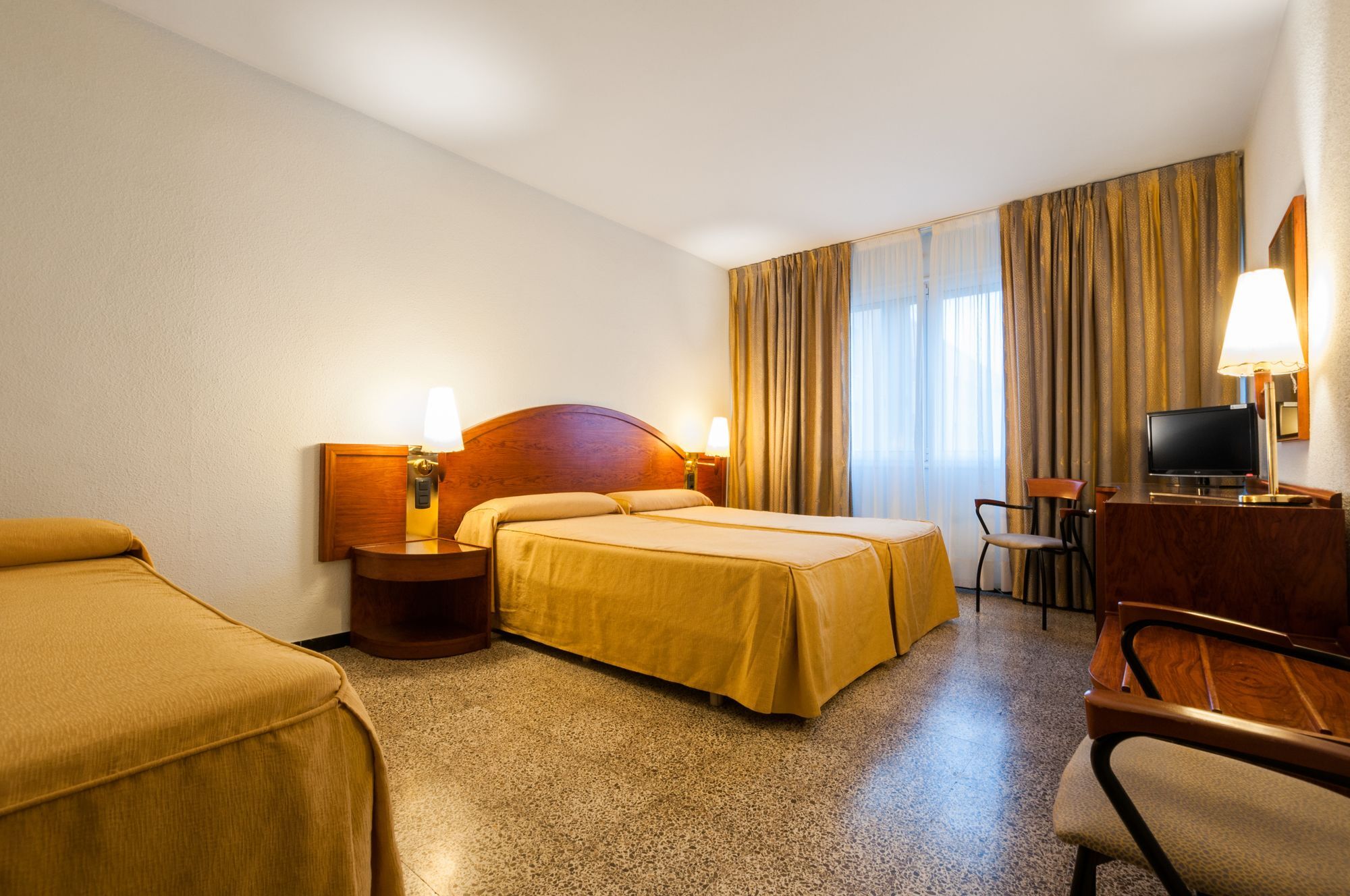 Hotel Gaudi Reus Ngoại thất bức ảnh